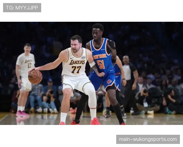 东契奇“数钱”手势嘲讽裁判遭重罚 5万美元罚单叠加15次技犯危机 东契奇“数钱”手势嘲讽裁判遭重罚 5万美元罚单叠加15次技犯危机